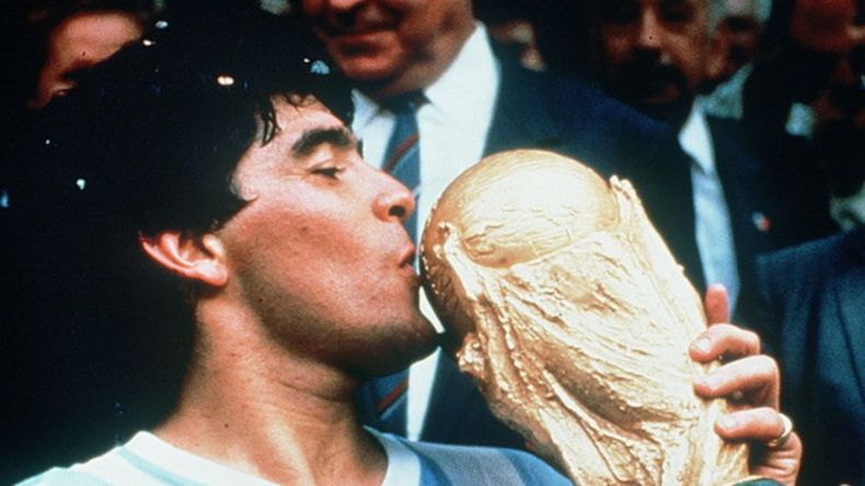 ¡Feliz cumple Diego!: las mejores fotos del más grande del fútbol argentino