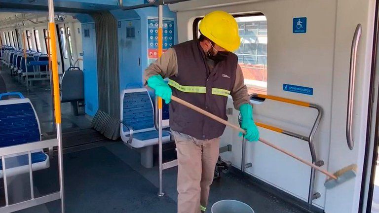 Desinfecci&oacute;n de trenes en la Ciudad de Buenos Aires