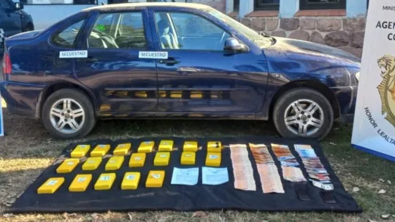 Detuvieron a un hombre que circulaba con cocaína