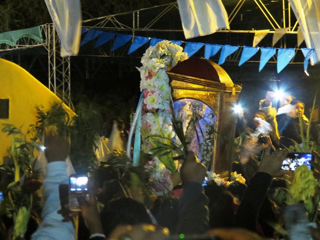 La virgen llegó pasadas las 20 hs