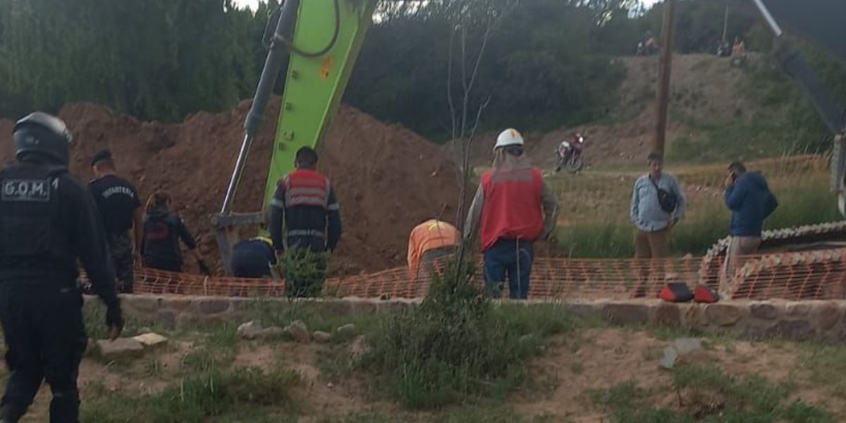 Tragedia en Humahuaca: un obrero murió aplastado por un desmoronamiento de tierra Tragedia en Humahuaca: un obrero murió aplastado por un desmoronamiento de tierra