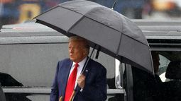 Sin Trump, los candidatos republicanos de EEUU celebran el primer debate presidencial.