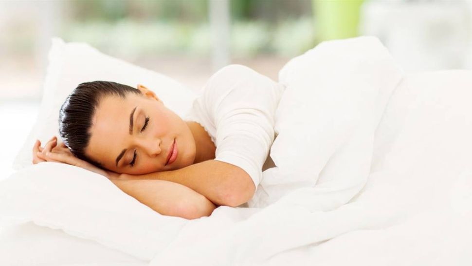 Los Grandes Beneficios De Dormir De Costado