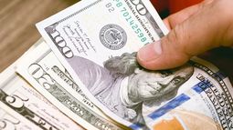 El dólar blue sin techo: este martes alcanzó los $420.
