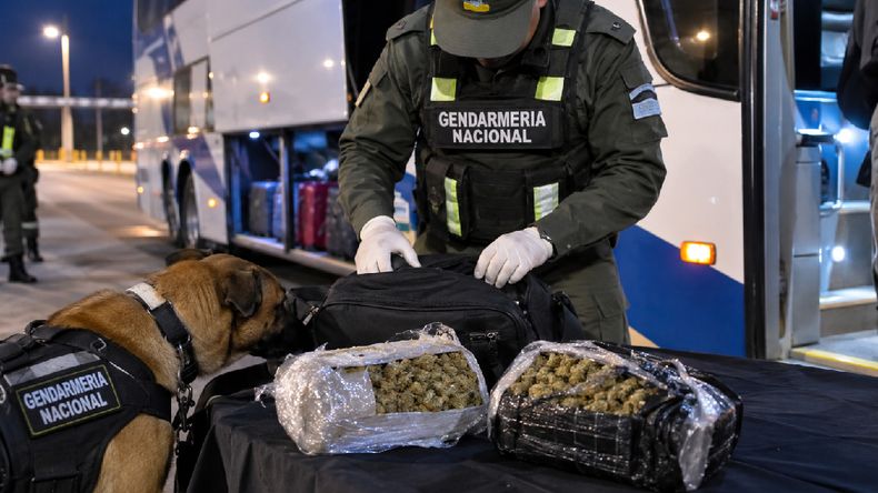 Detuvieron en Santiago del Estero a un jujeño que llevabamás de dos kilos de marihuana en un colectivo