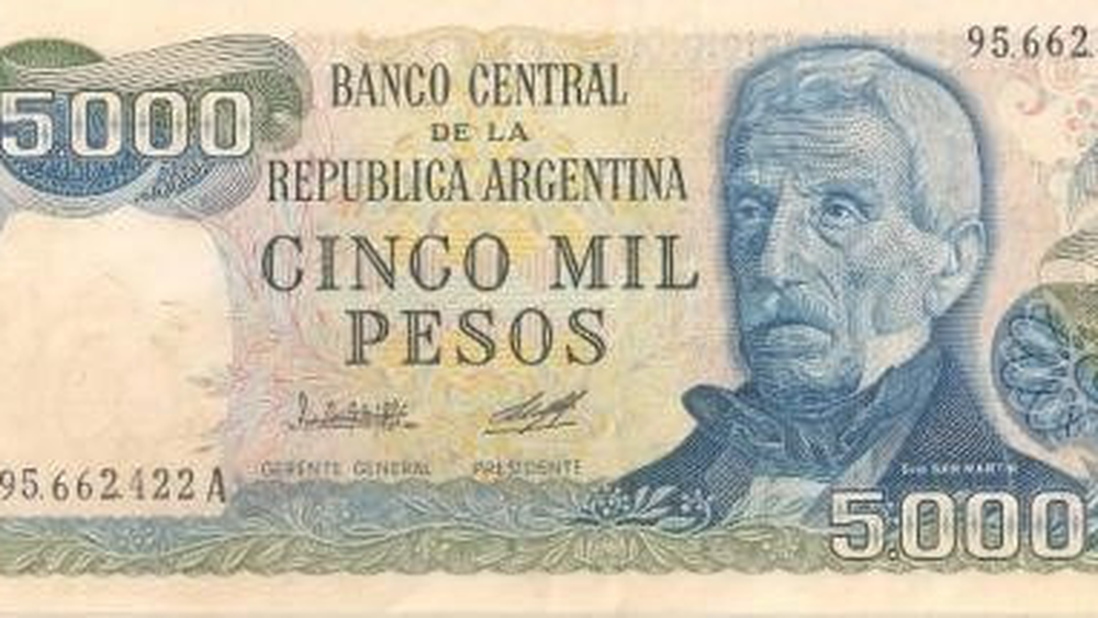 La dictadura imprimió en 1977 un billete de $5.000 con el rostro de San Martín anciano.