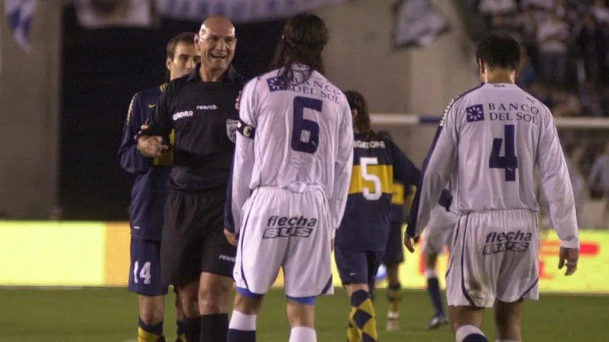 el antecedente de cuando un arbitro suspendio boca?gimnasia por amenazas y afa lo reanudo