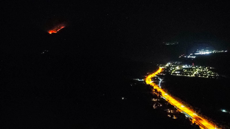 Incendio en Yala - Lozano (toma de la noche del viernes 26 de septiembre de 2025)  