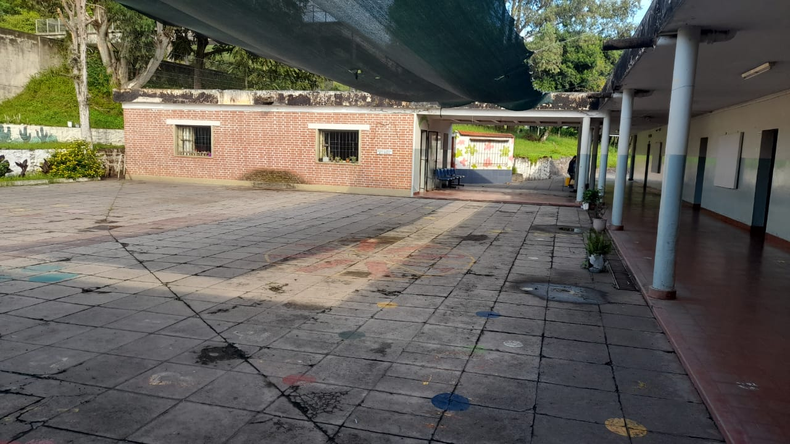 Escuela Macedonio Graz.