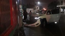 Conducía con más de 2 gramos de alcohol en sangre y chocó
