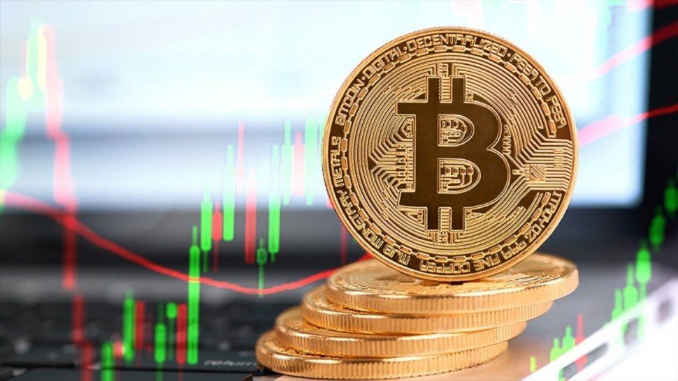 El Bitcoin se desplomó y el Ethereum rompió nuevo record.&nbsp;
