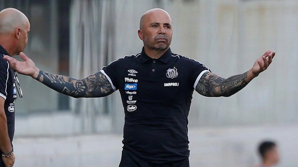 Sampaoli renunció como DT de Santos y hay escándalo