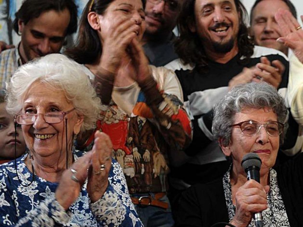 Abuelas de Plaza de Mayo