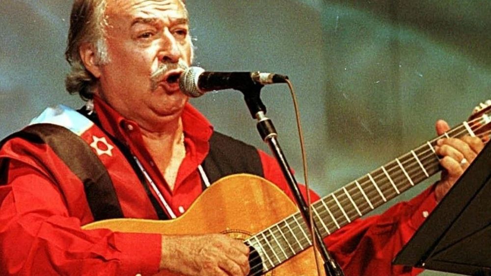 Cesar Isella.