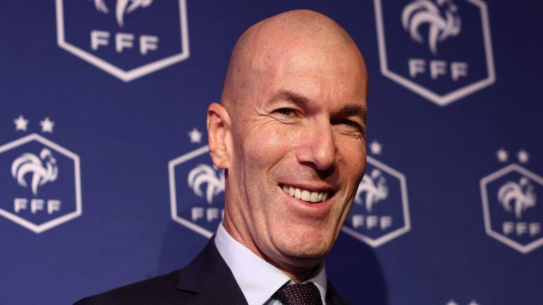 Francia presentó a Zinedine Zidane como su nuevo entrenador.