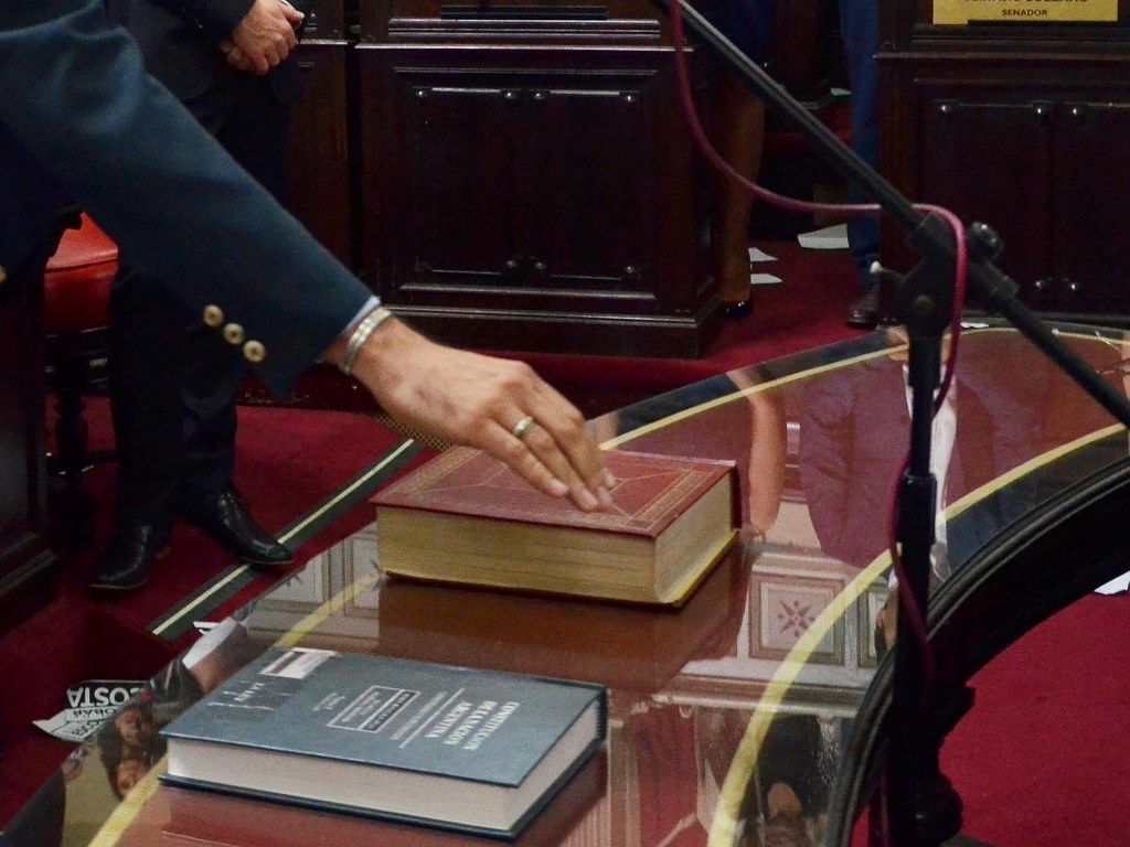 Asumen gobernadores electos