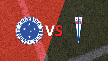 Cruzeiro sufrió una amarga derrota ante U. Católica, cayendo por 2 a 1 con un gol agónico