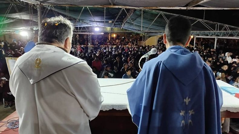 Comenzó el encuentro de las imágenes de las Vírgenes en Tumbaya
