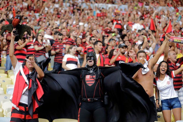 El Batman de Flamengo que viaj&oacute; hasta Lima Fuente AP - Cr&eacute;dito Silvia Izquierdo