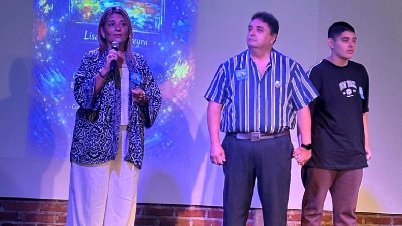 Lisandro con sus padres 