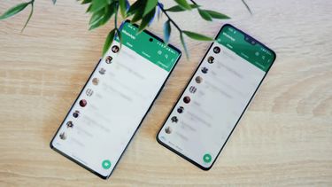 Esta función se inscribe en el Modo multidispositivo y ofrece a los usuarios la posibilidad de vincular su cuenta de WhatsApp con otro móvil.