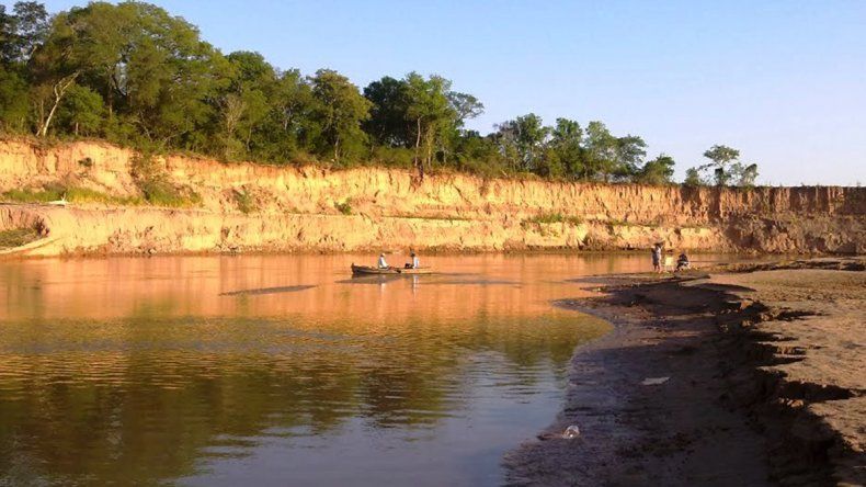 Encuentran un cuerpo sin un brazo en el río Bermejo