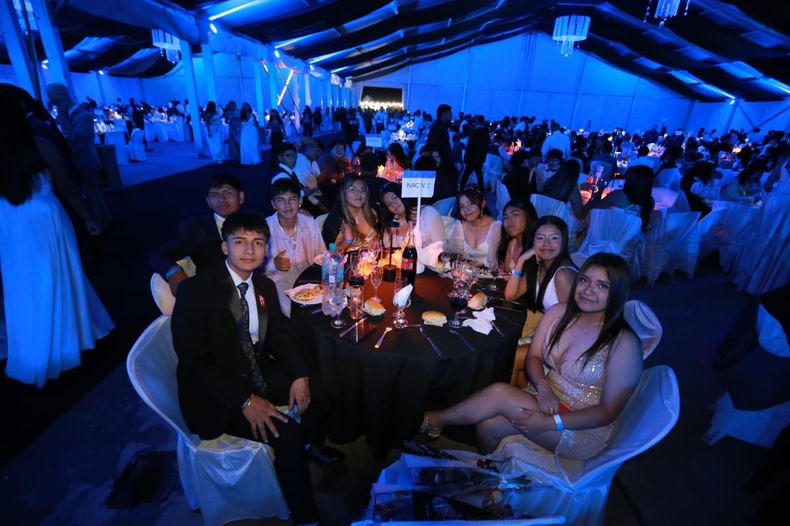 Las mejores fotos de lo que fue la Cena Blanca 2025 en capital