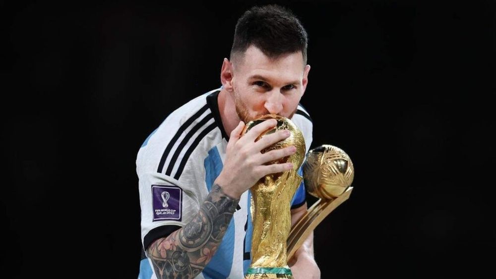 Lionel Messi, elegido el mejor futbolista del 2022 por el diario The Guardian.&nbsp;