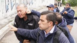 Sergio Berni: agredido por colegas del colectivero asesinado