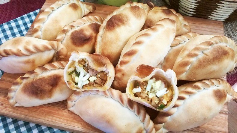 Tiene un sueño y para alcanzarlo vende empanadas todos los fines de semana