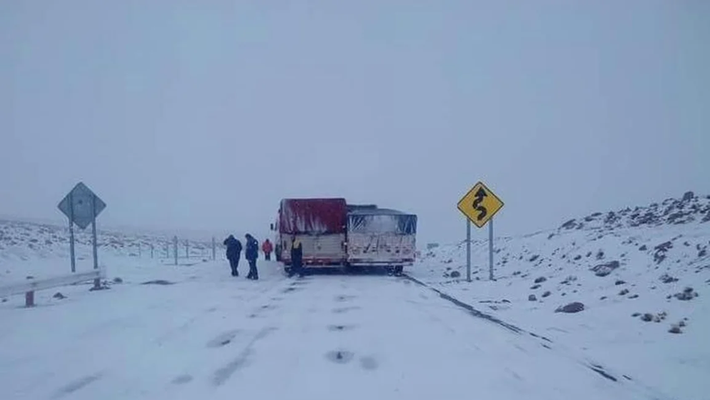 Segundo día sin tránsito en el Paso de Jama por intensas nevadas.