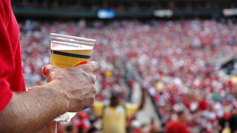 Qatar se contactó con la FIFA dos días antes del inicio del torneo para pedirle que prohíba la venta de cerveza.&nbsp;