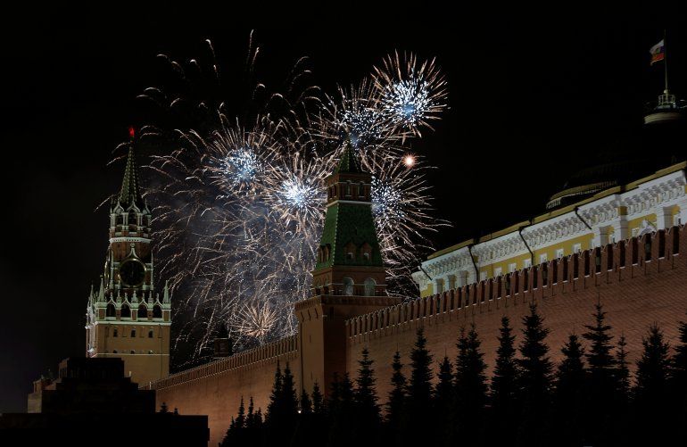 Los festejos frente al Kremlin en Mosc&uacute; (REUTERS Tatyana Makeyeva)