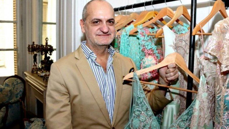 El diseñador Laurencio Adot sufrió un ACV y está internado con pronóstico reservado