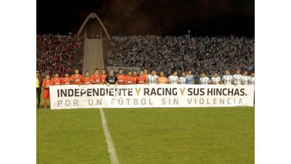 "Por un fútbol sin violencia"