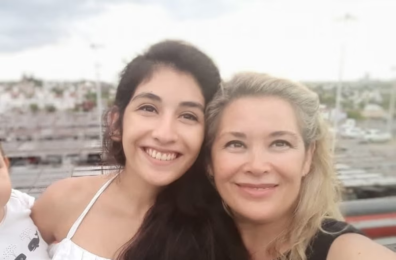 El doble femicidio y el rapto del nene se descubrieron tras un llamado al 911 que dio aviso de detonaciones de arma de fuego.