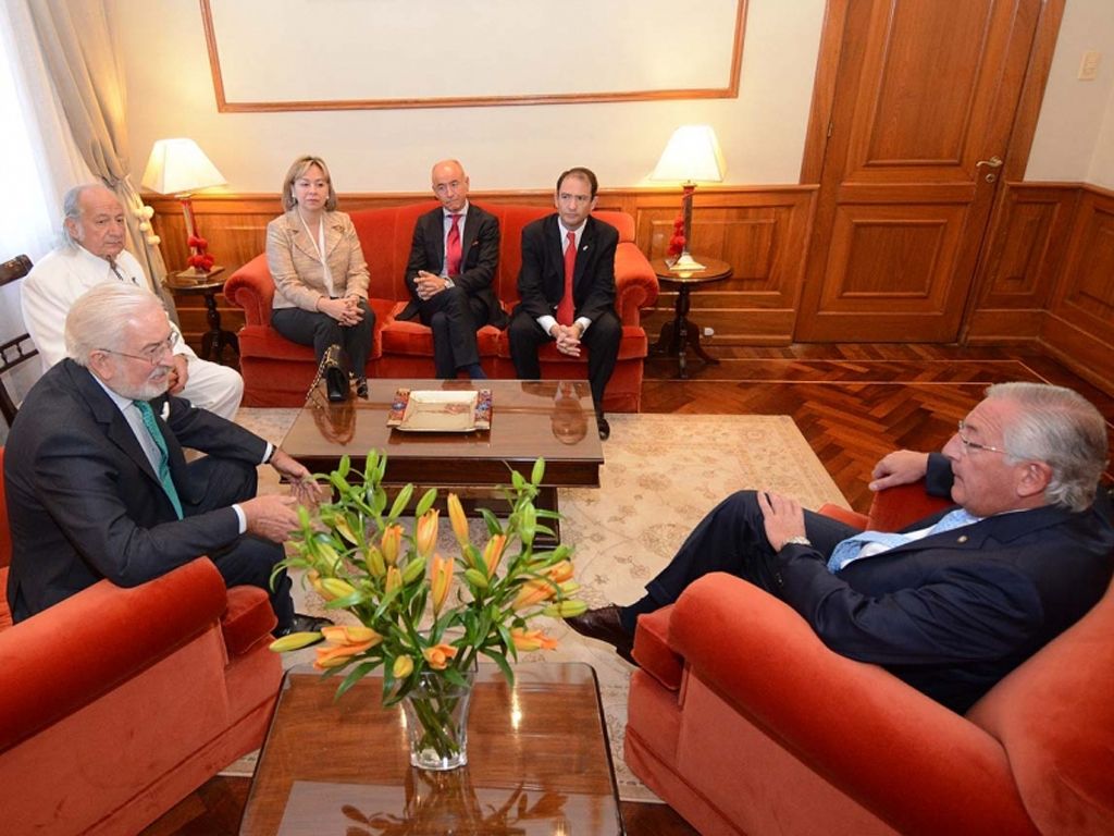 Reunión con el embajador de España