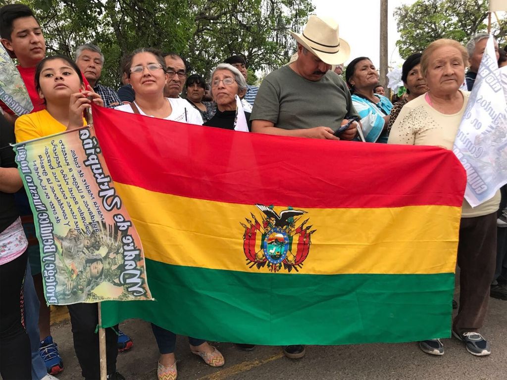 La gente esperó a la virgen