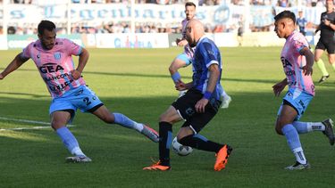 Gimnasia de Jujuy vs Racing de Córdoba.