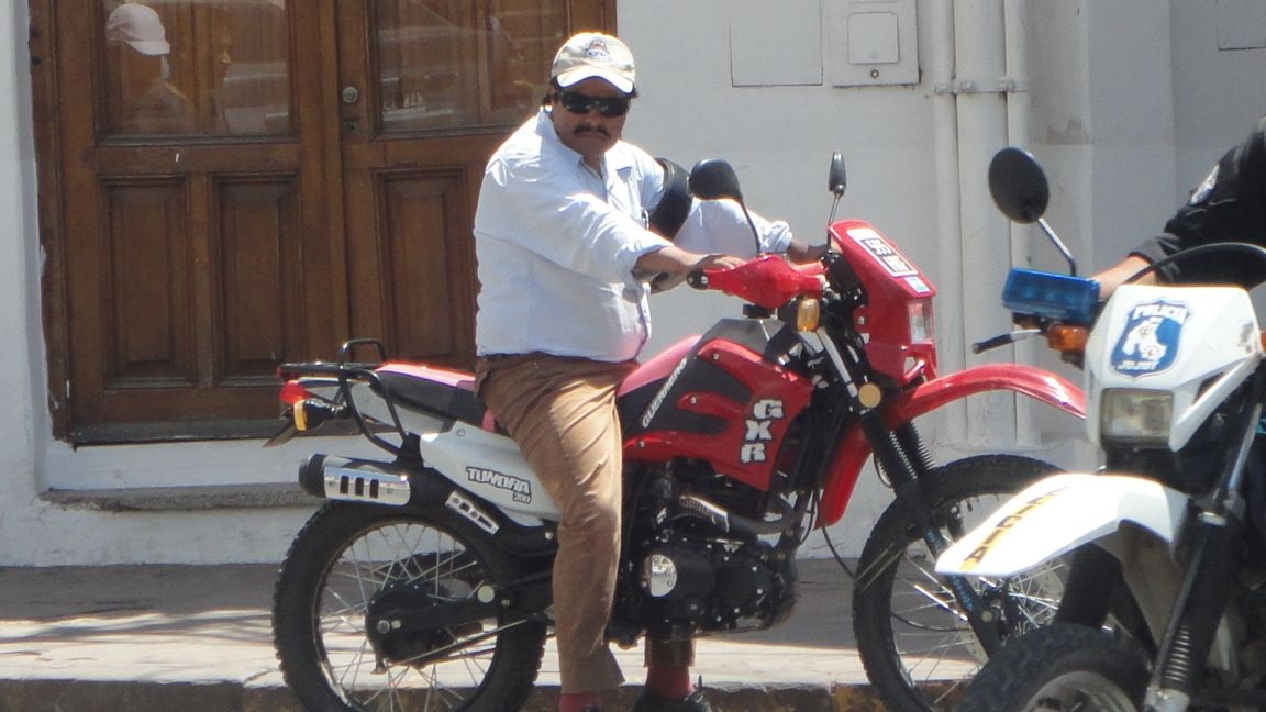 Motos