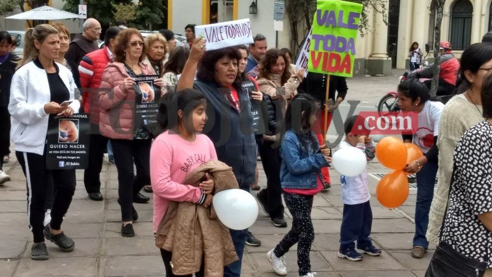 Cientos de personas marcharon en Jujuy contra el aborto bajo la consigna Si a la vida