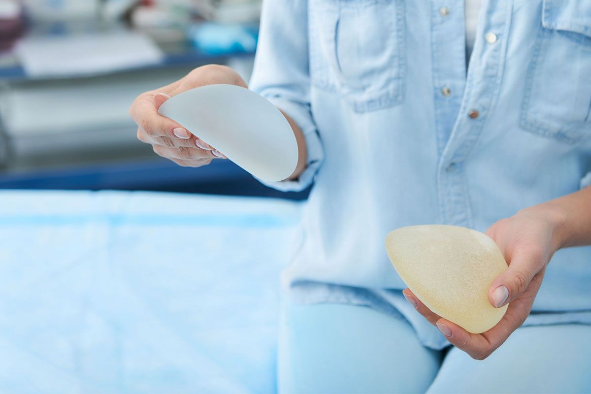 tipos de cancer e implantes mamarios