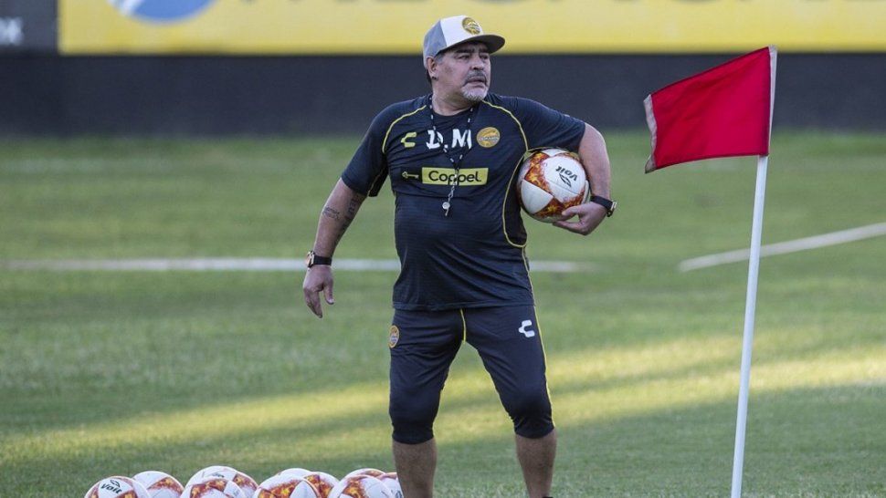Maradona cree que lo mejor es darle los puntos a Boca