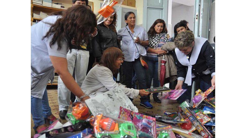 Donación a la escuela Alberdi