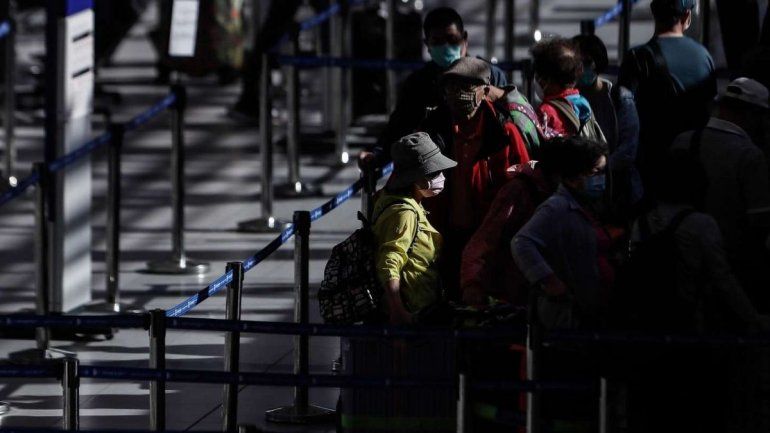 Luego de la detección de PCR apócrifos de argentinos que falsearon la declaración jurada se pide que Migraciones explique cómo funciona el sistema de ingreso.