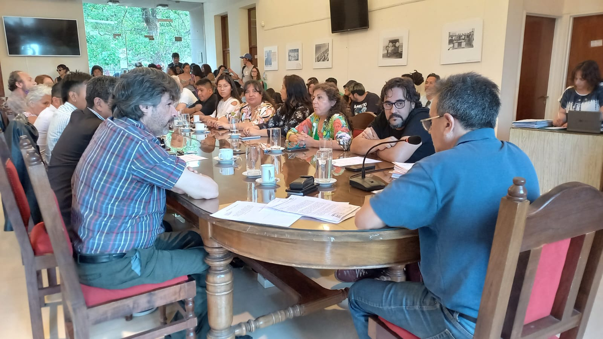 Reclamo universitario: estudiantes marcharon a Rectorado Reclamo universitario: estudiantes marcharon a Rectorado