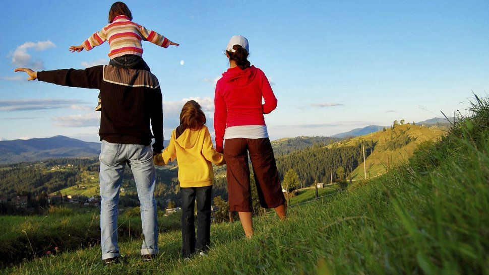 ¿Viajas con menores? Mirá que documentos tenés que llevar