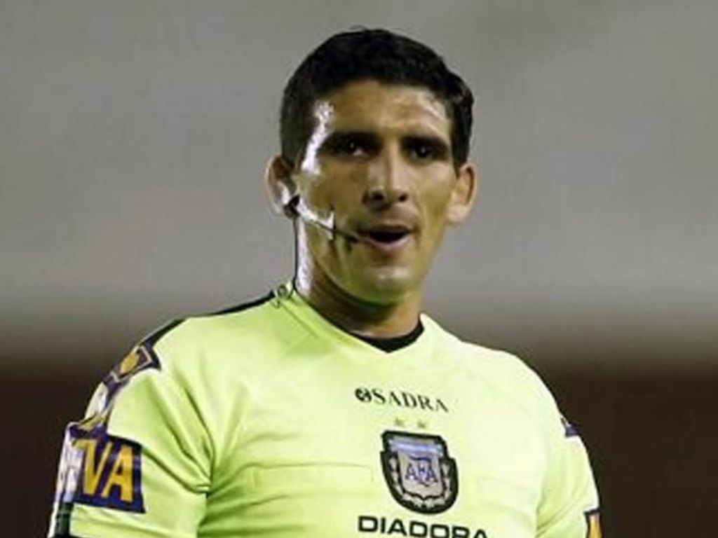 Andrés Merlos, árbitro