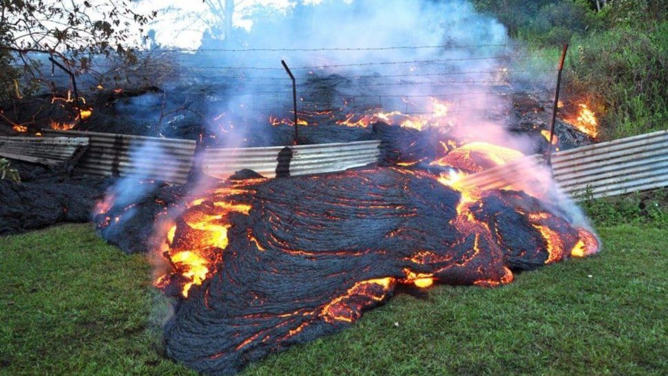 En medio de los rescates, hubo un sismo y una nueva explosión del Volcán de fuego