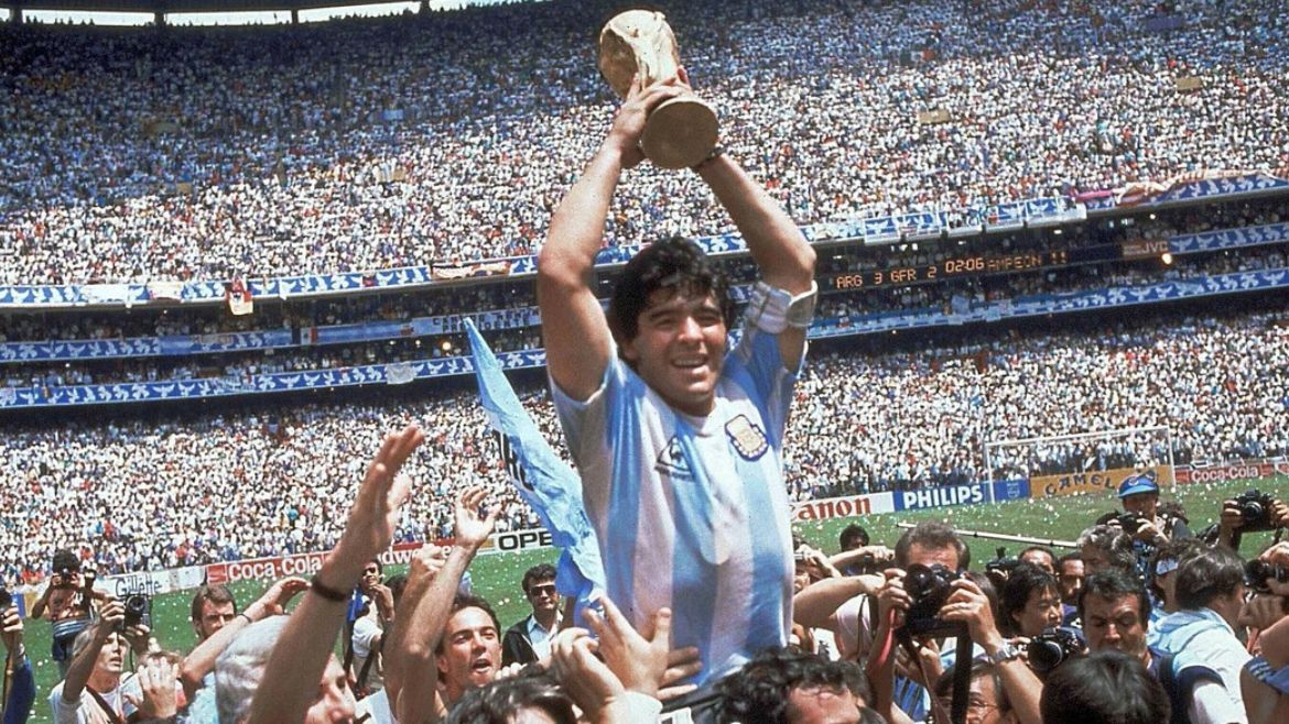 ¡Feliz cumple Diego!: las mejores fotos del más grande del fútbol argentino